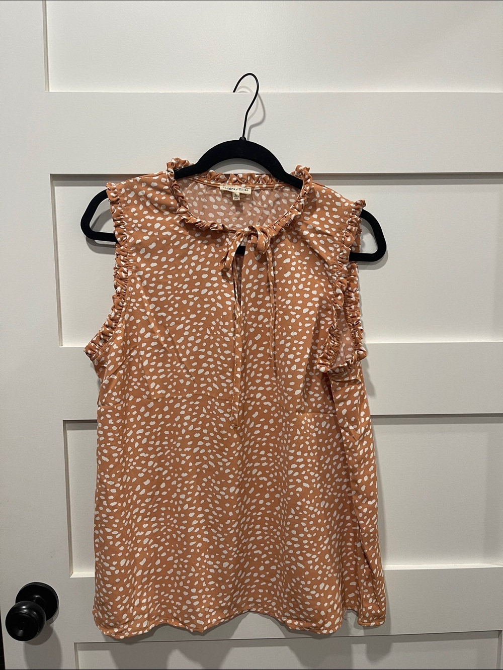 Main Strip Tie-Neck Ruffle Camisole in Peach and White Spot Print